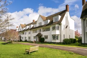 Gresham House, Watts Road, Thames Ditton- click for photo gallery